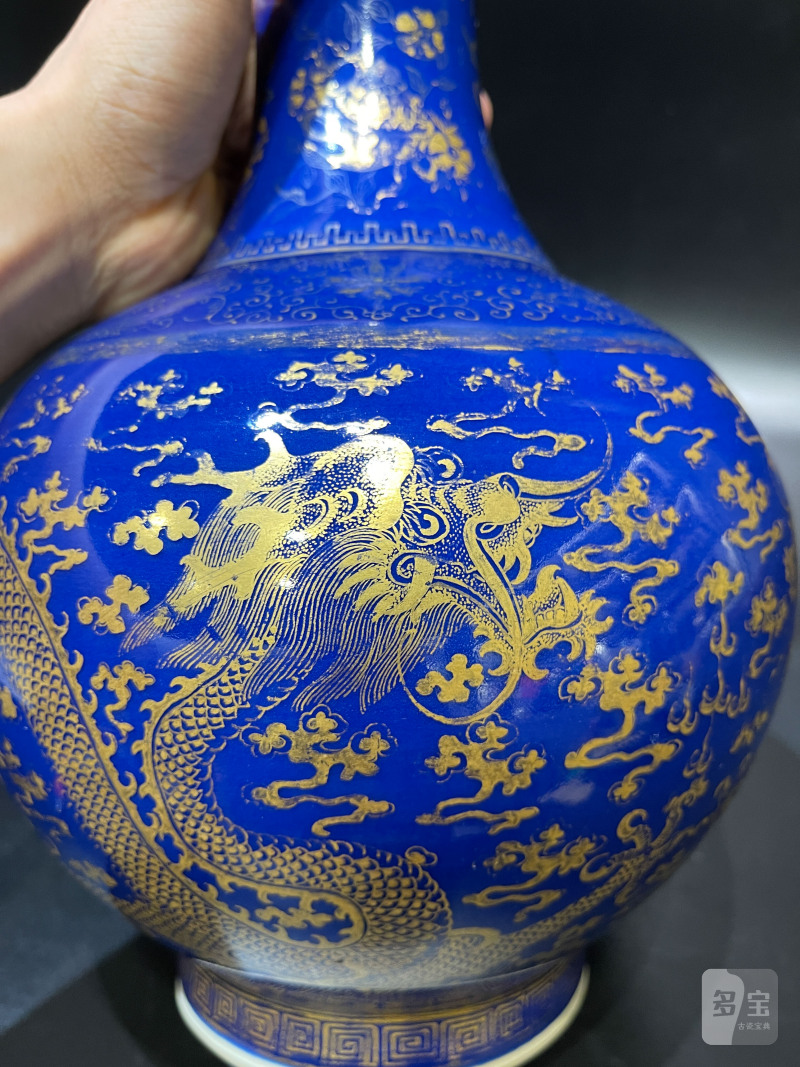 清光绪 霁蓝釉描金龙纹赏瓶 - 图8